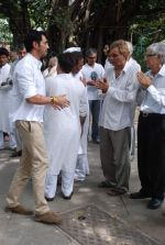 at Ashok Mehta_s funeral in Mumbai on 17th Aug 2012 (112).JPG
